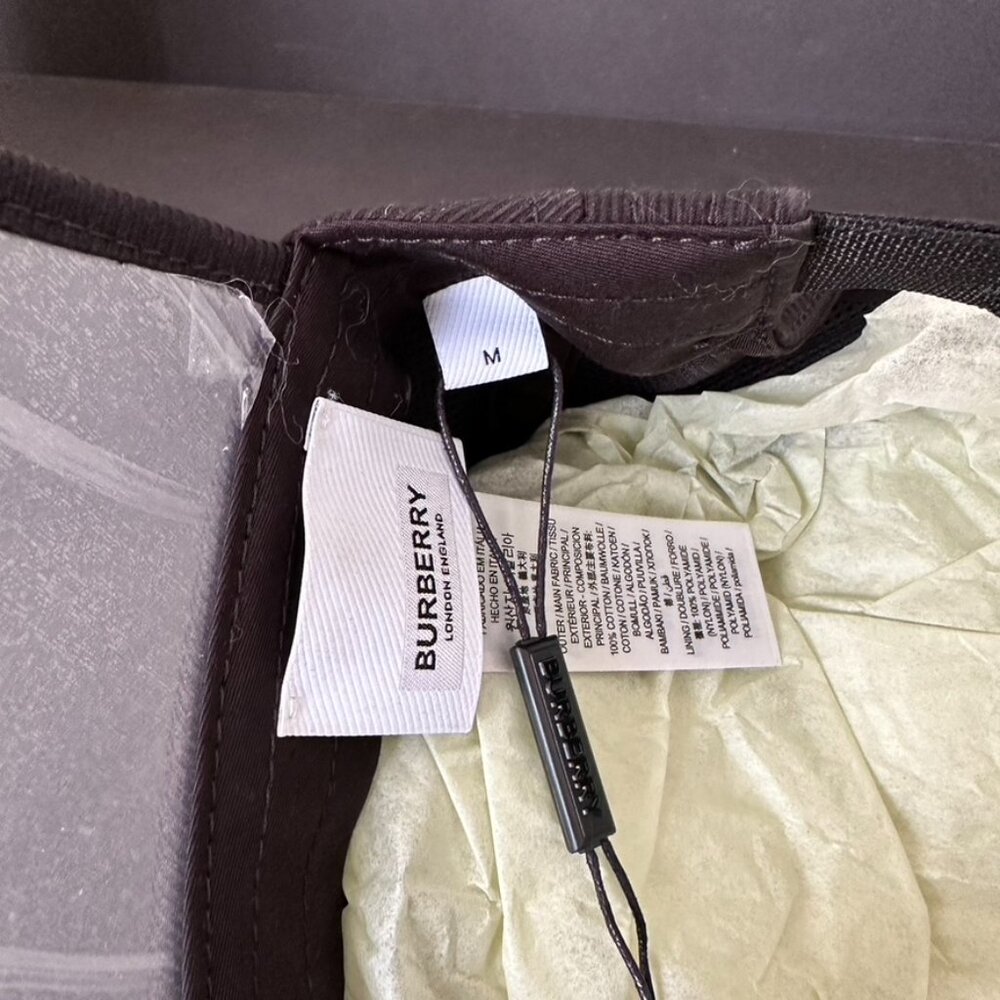 Burberry Logo Bonnet Bucket Hat Clear Visor Size M NEW - Picture 3 of 11